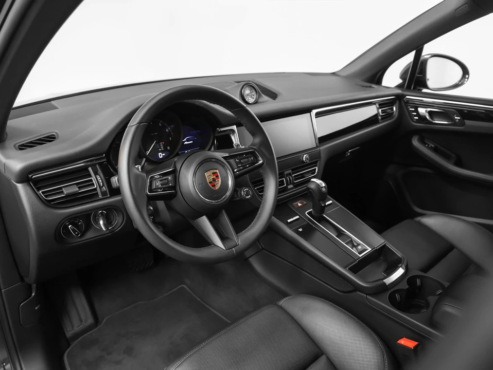 2026 Porsche Macan - Image 4 of 31