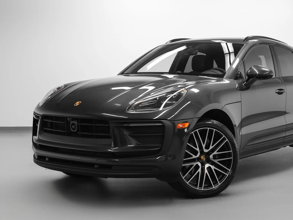 2026 Porsche Macan - Image 7 of 31