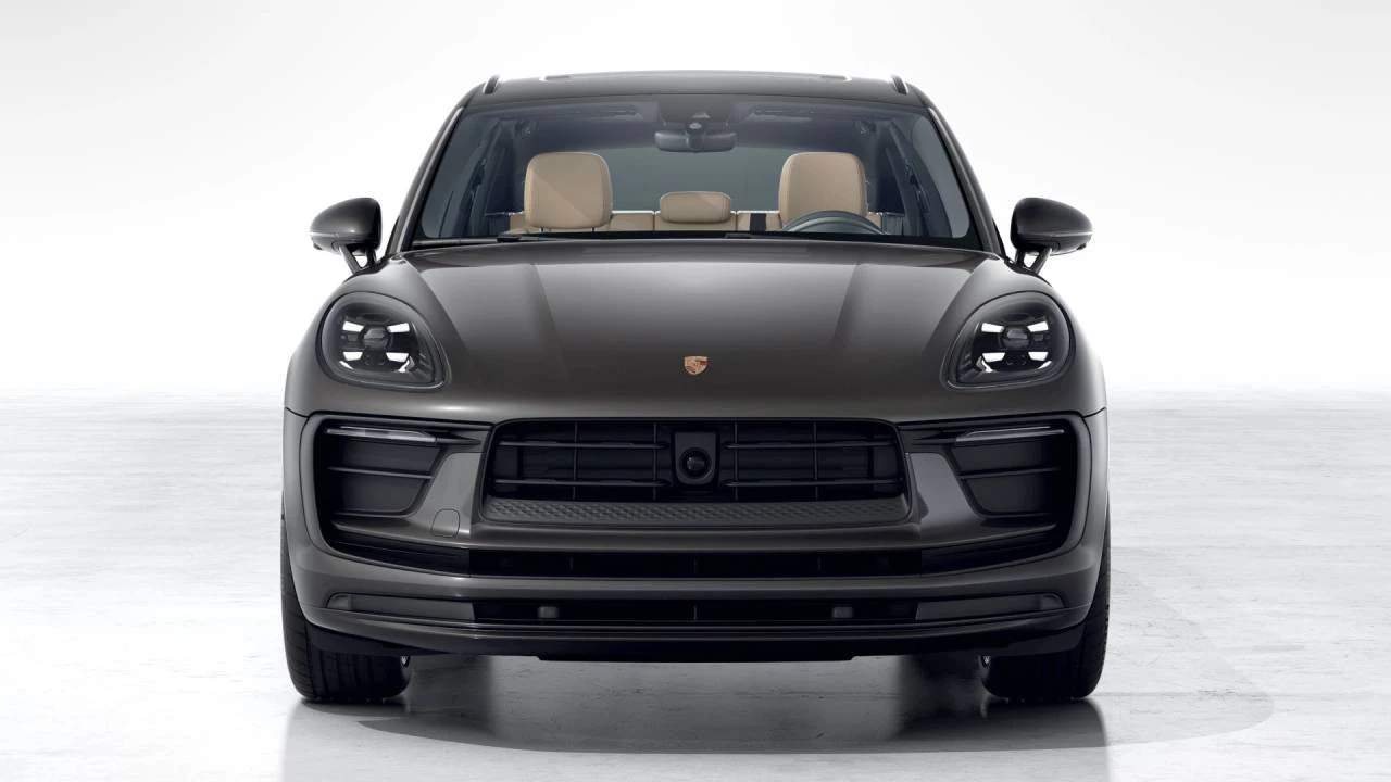 2026 Porsche Macan - Image 8 of 10