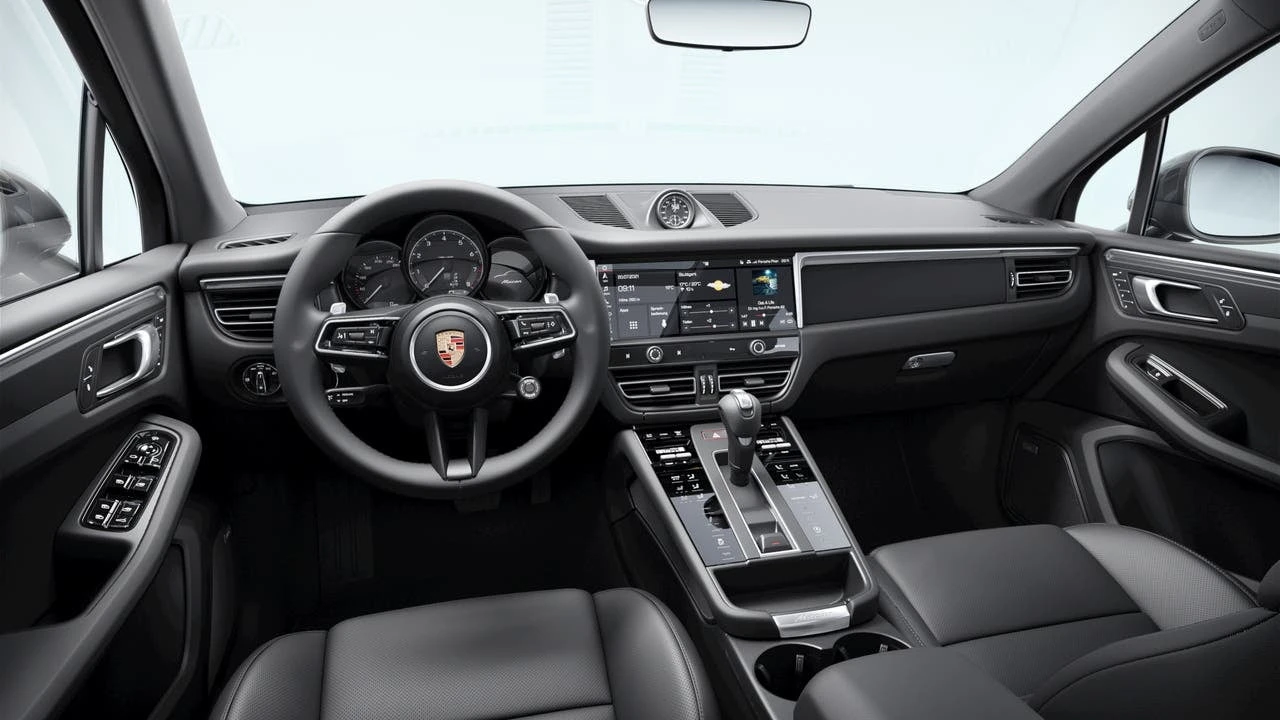 2026 Porsche Macan - Image 9 of 10