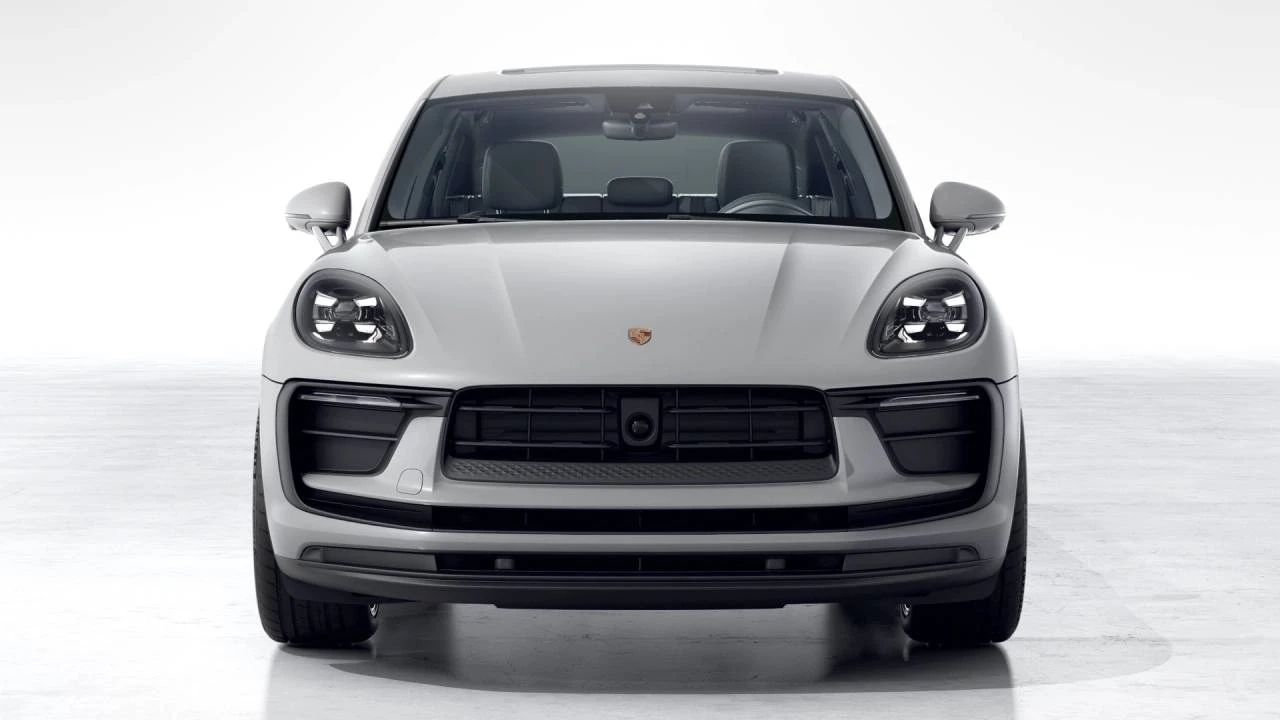 2026 Porsche Macan - Image 8 of 10