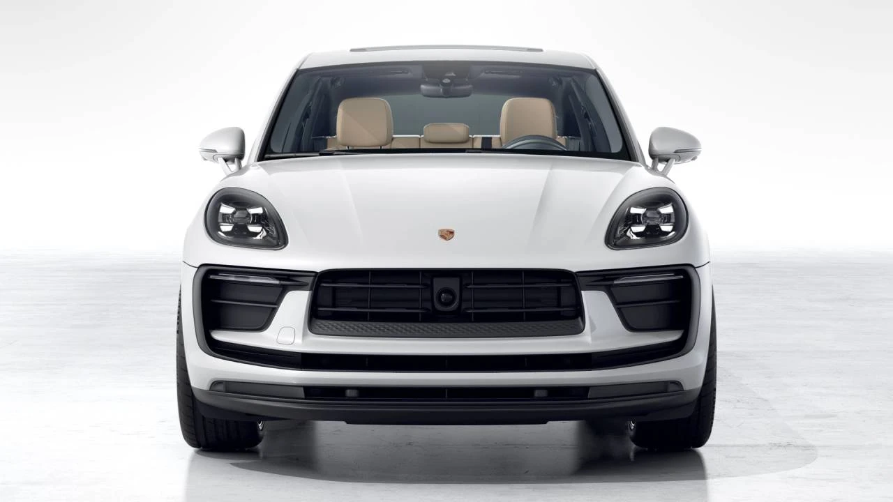 2026 Porsche Macan - Image 8 of 10