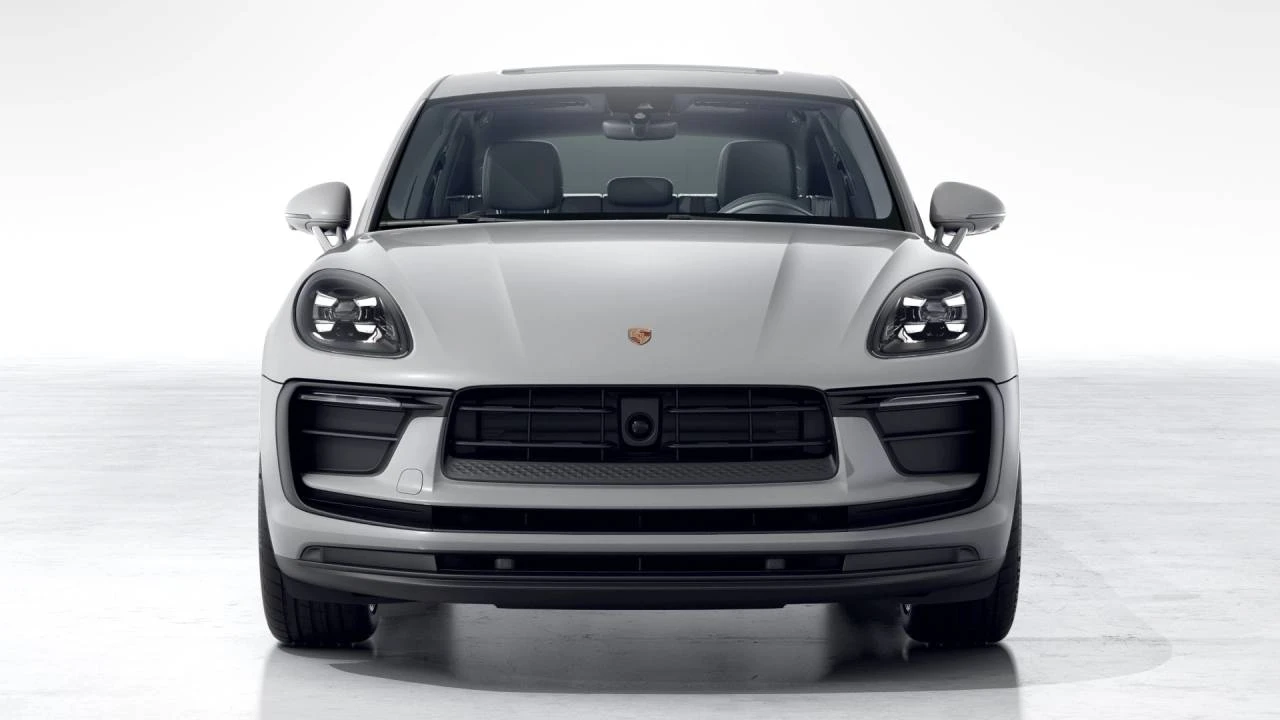 2026 Porsche Macan - Image 8 of 10