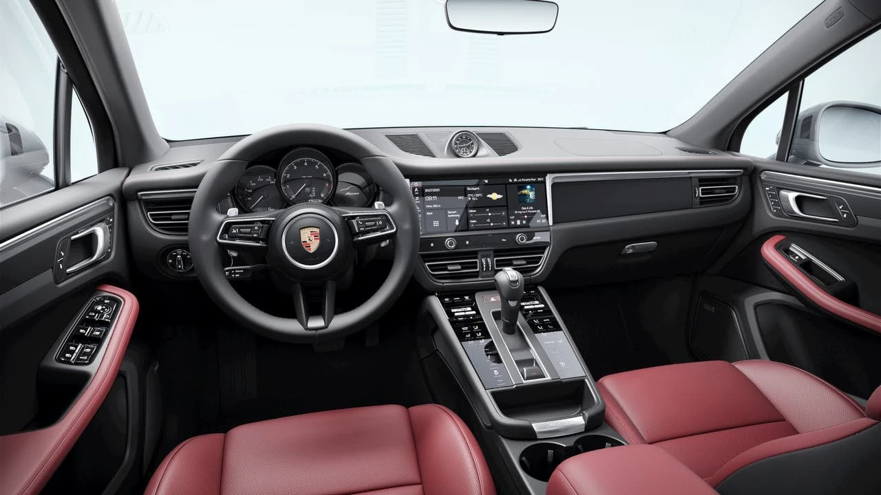 2026 Porsche Macan - Image 9 of 10