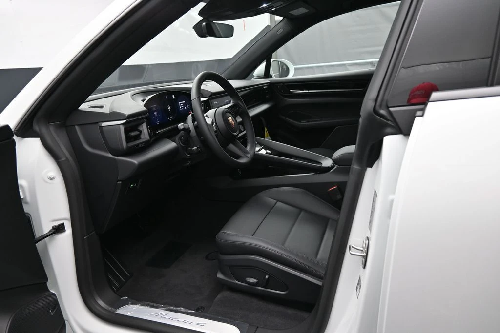 2026 Porsche Macan Electric - Image 4 of 31