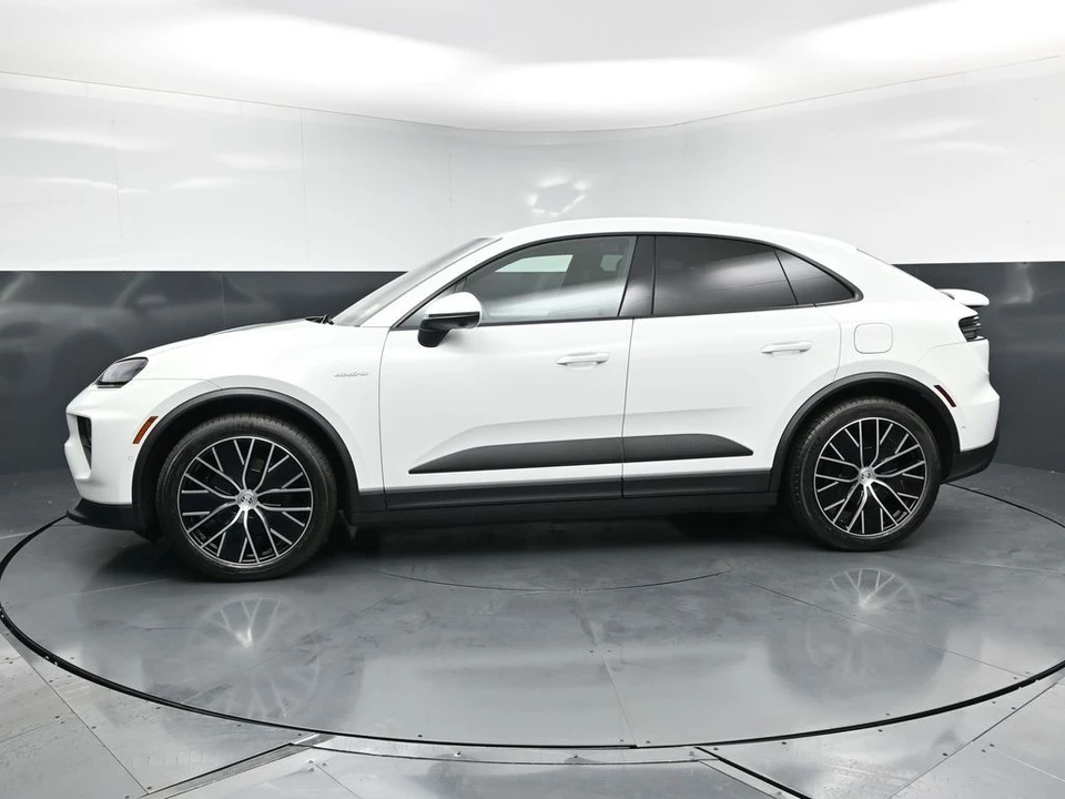 2026 Porsche Macan Electric - Image 2 of 31