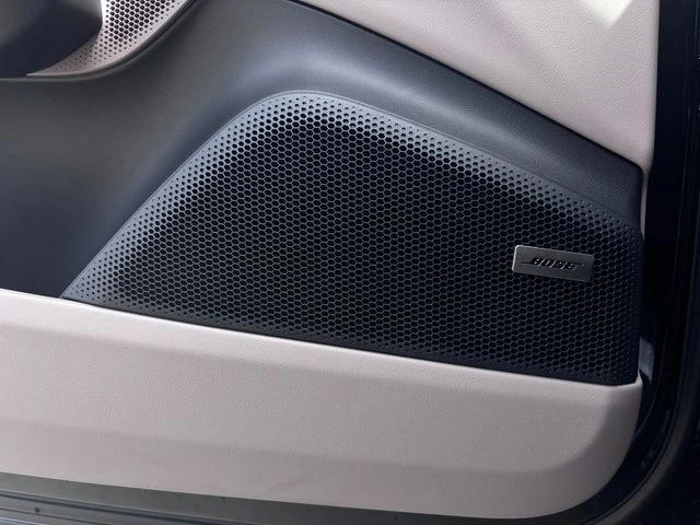 2026 Porsche Macan Electric - Image 25 of 31
