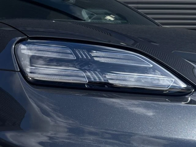 2026 Porsche Macan Electric - Image 12 of 31