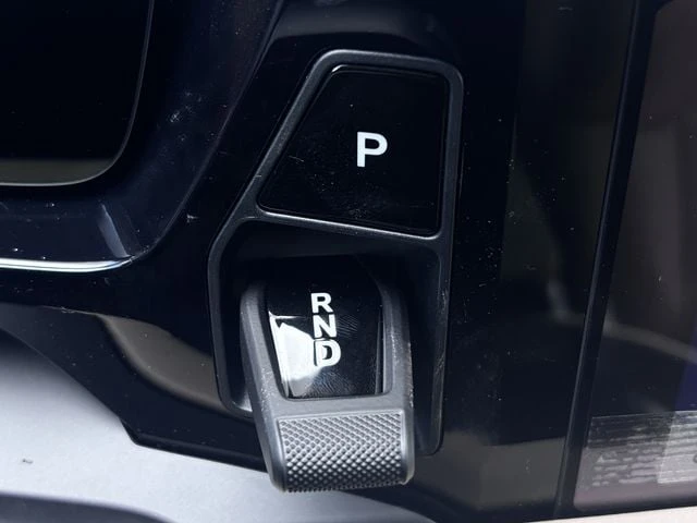 2026 Porsche Macan Electric - Image 24 of 31