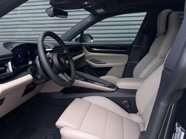 2026 Porsche Macan Electric - Image 4 of 31