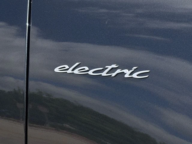 2026 Porsche Macan Electric - Image 30 of 31
