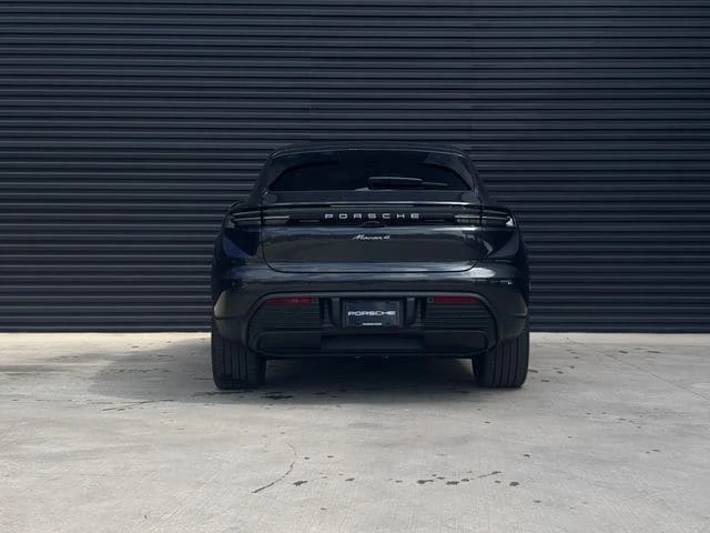 2026 Porsche Macan Electric - Image 6 of 31