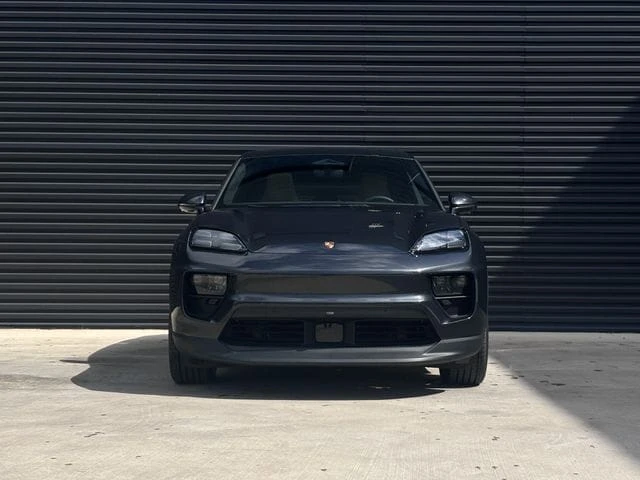 2026 Porsche Macan Electric - Image 10 of 31