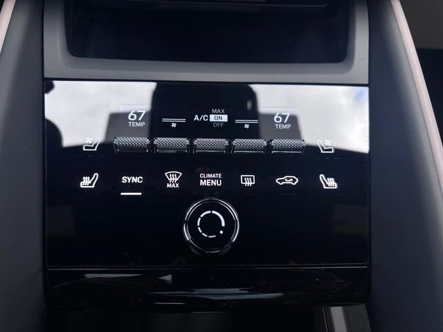 2026 Porsche Macan Electric - Image 21 of 31