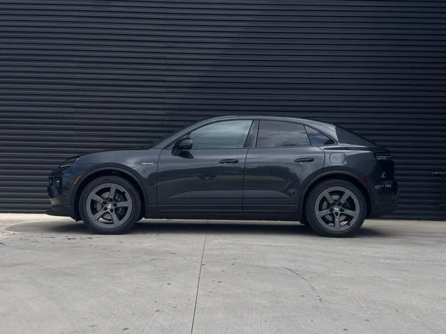 2026 Porsche Macan Electric - Image 2 of 31