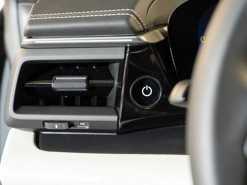 2026 Porsche Macan Electric - Image 29 of 30