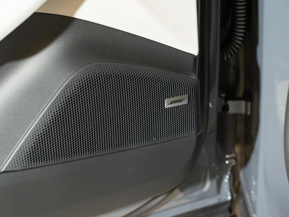 2026 Porsche Macan Electric - Image 20 of 30