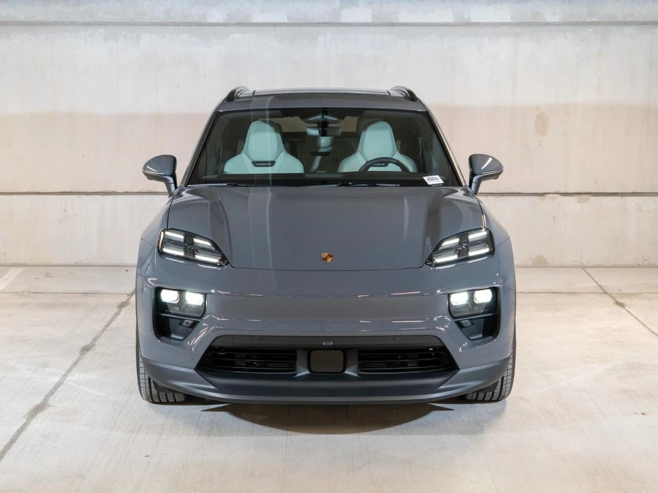 2026 Porsche Macan Electric - Image 10 of 30