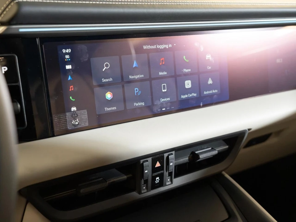 2026 Porsche Macan Electric - Image 26 of 30