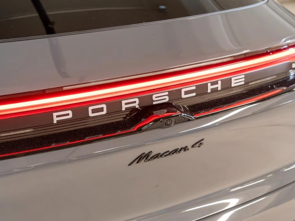 2026 Porsche Macan Electric - Image 13 of 30