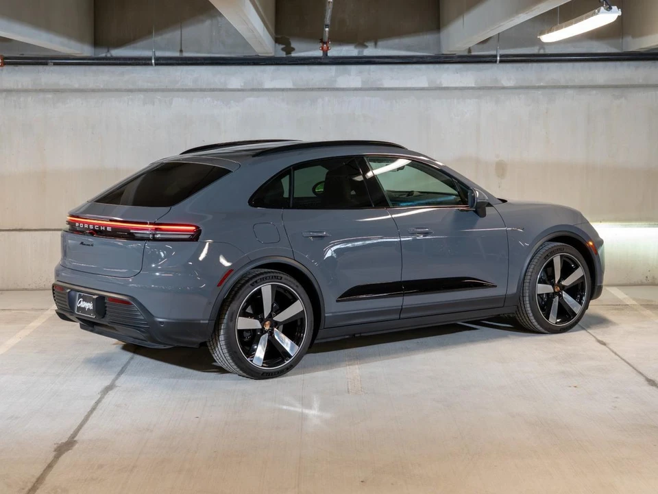2026 Porsche Macan Electric - Image 7 of 30