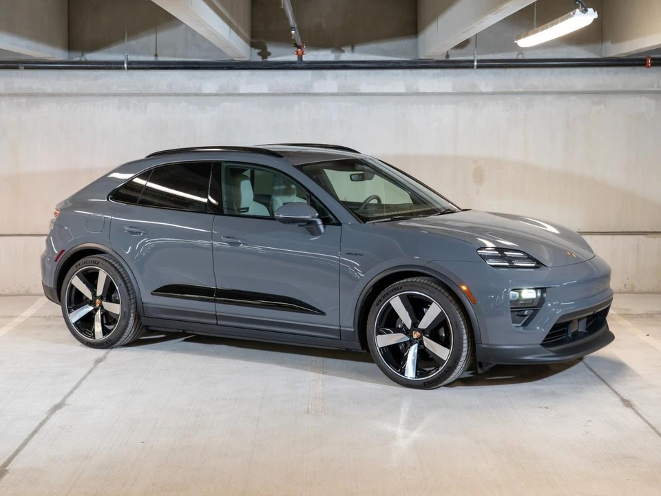 2026 Porsche Macan Electric - Image 9 of 30