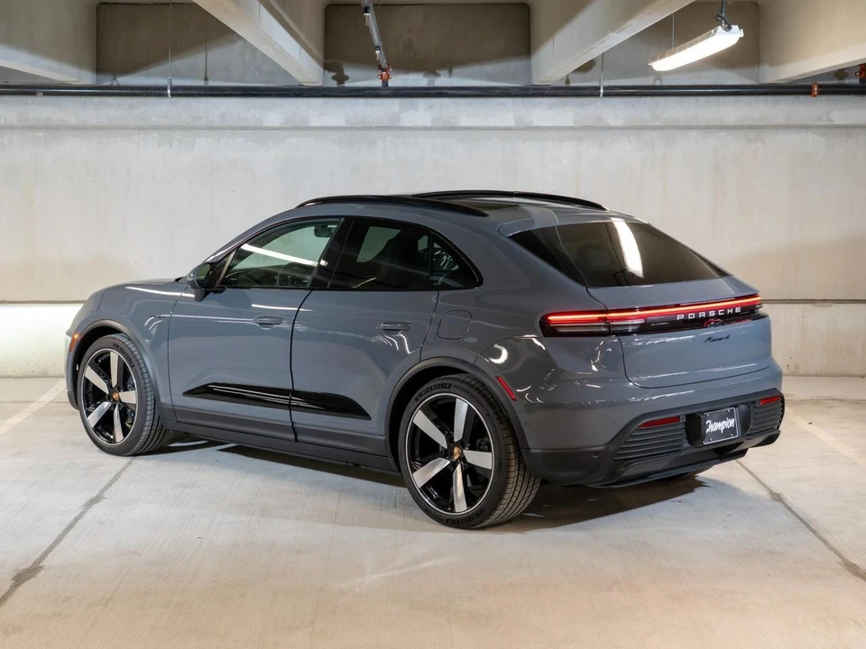 2026 Porsche Macan Electric - Image 3 of 30