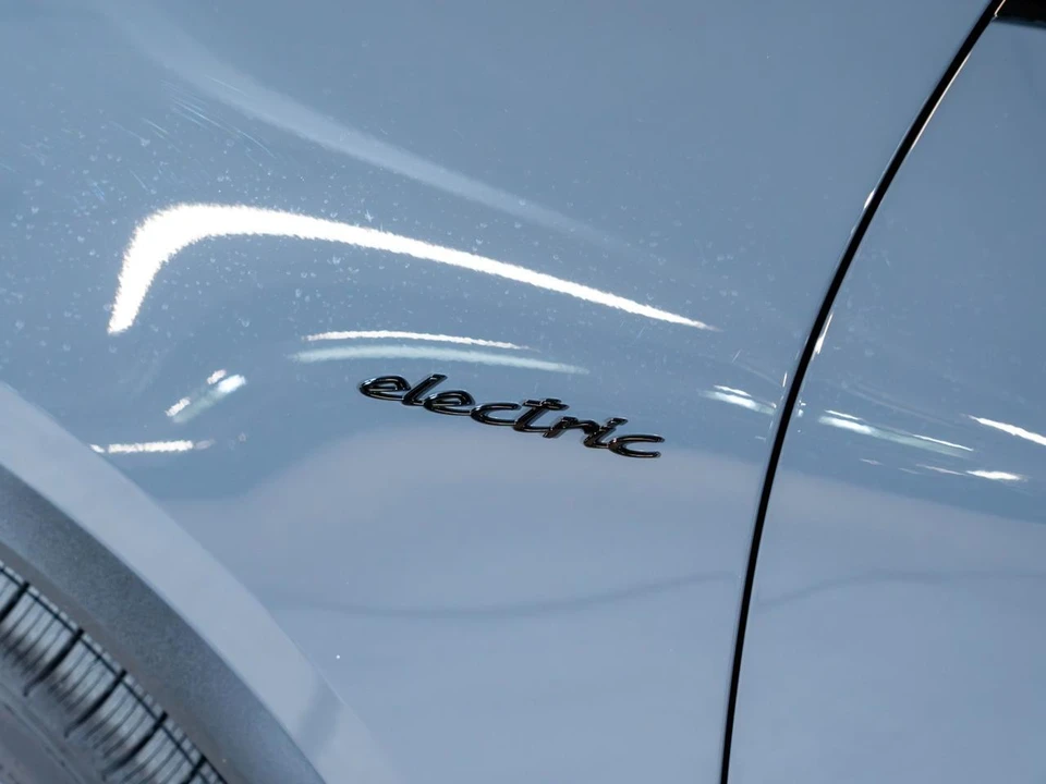 2026 Porsche Macan Electric - Image 12 of 30
