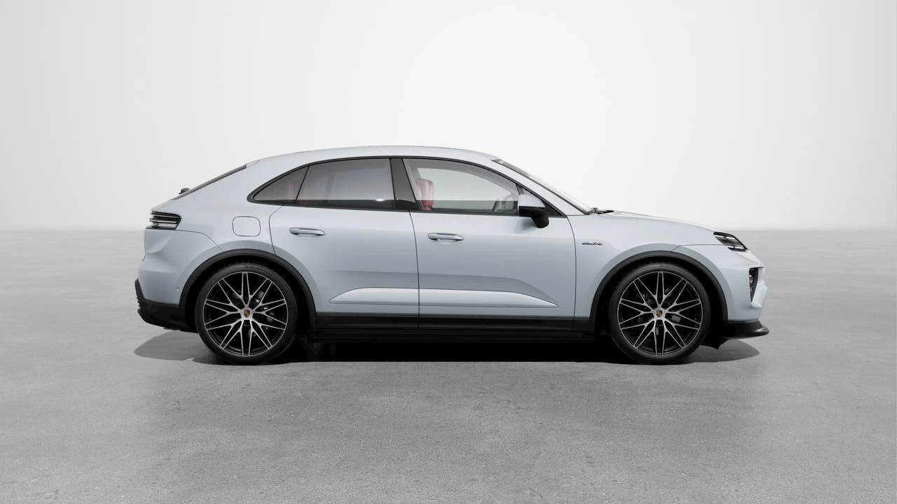 2026 Porsche Macan Electric - Image 6 of 10