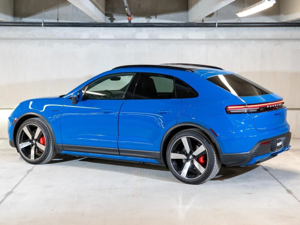 2026 Porsche Macan Electric - Image 3 of 31