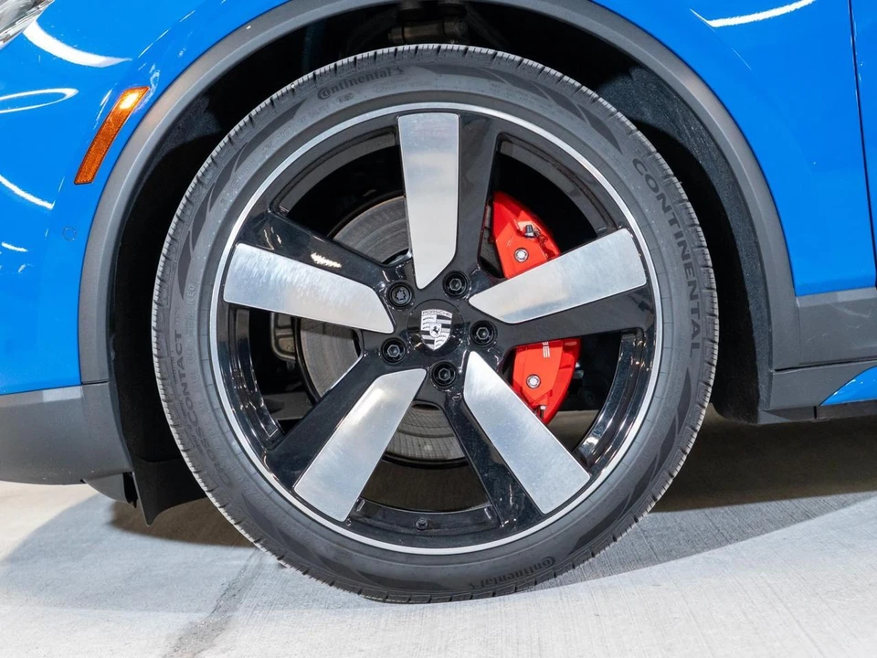 2026 Porsche Macan Electric - Image 11 of 31