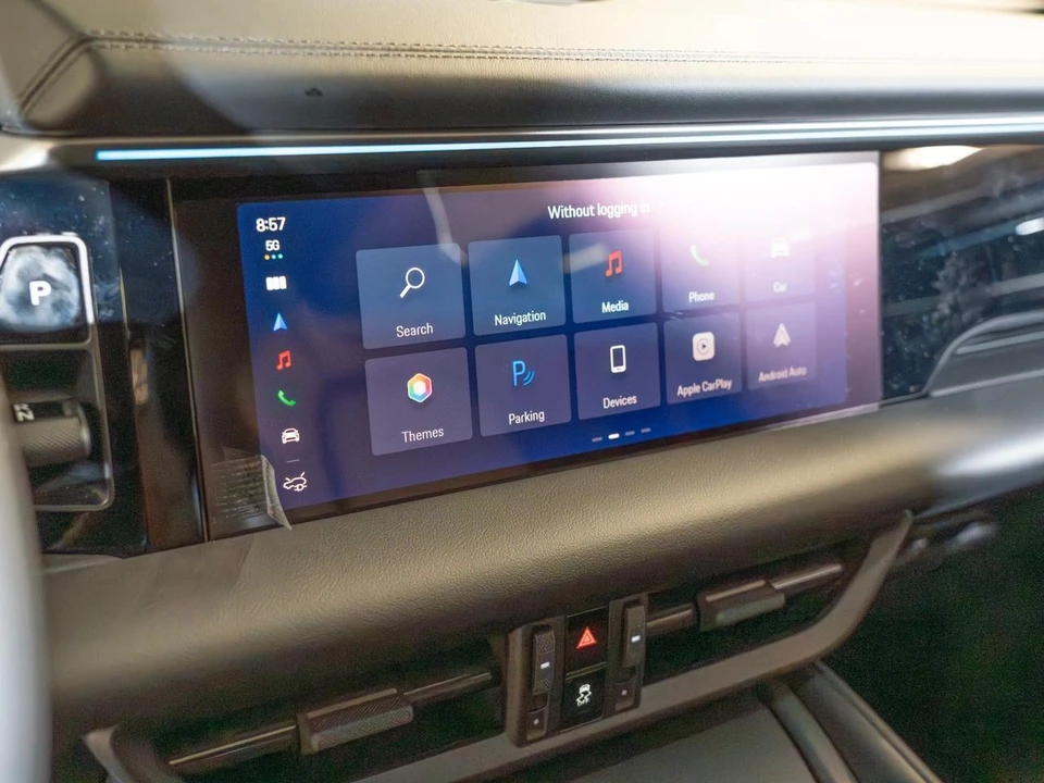 2026 Porsche Macan Electric - Image 26 of 31