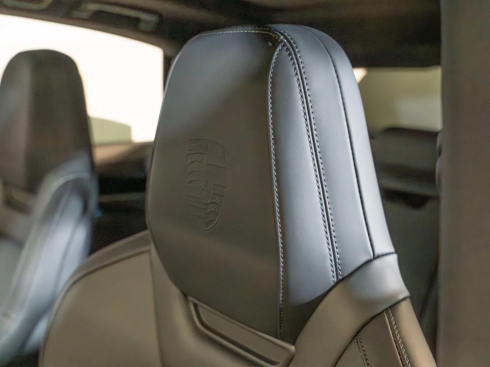 2026 Porsche Macan Electric - Image 21 of 31