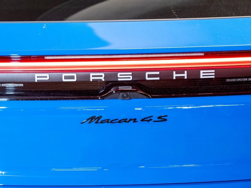 2026 Porsche Macan Electric - Image 13 of 31