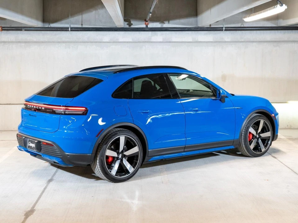 2026 Porsche Macan Electric - Image 7 of 31