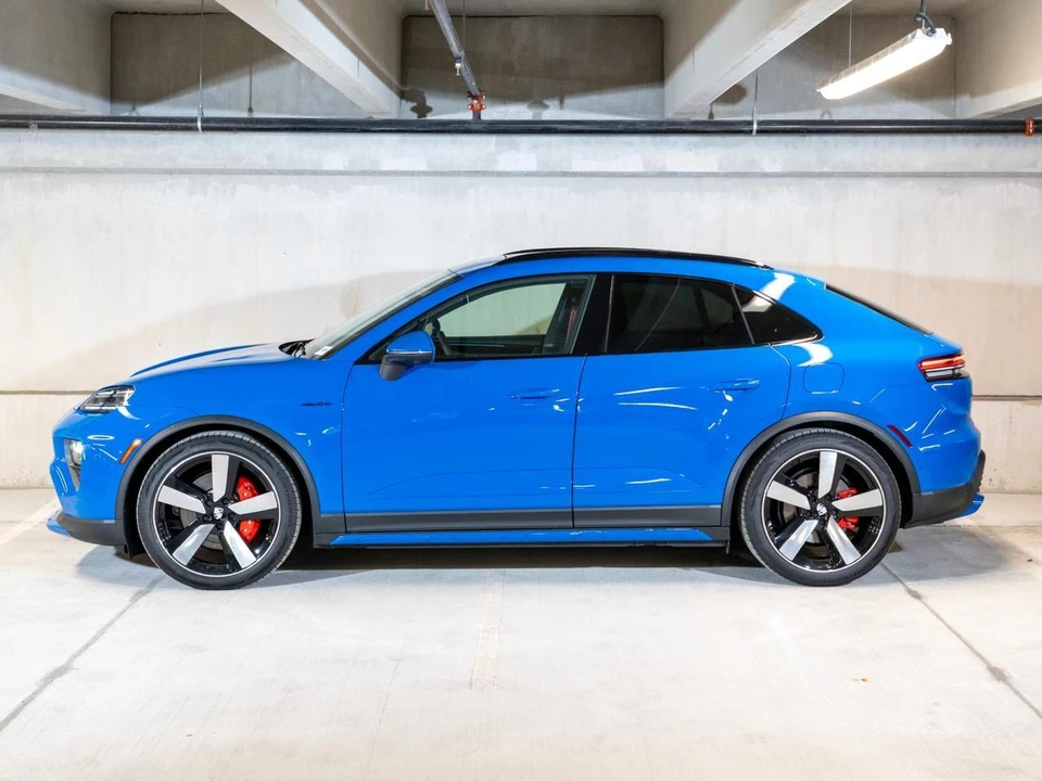 2026 Porsche Macan Electric - Image 2 of 31