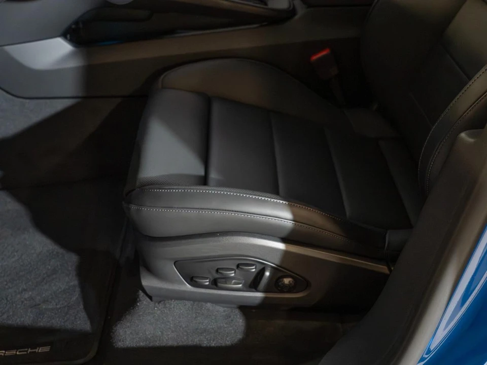2026 Porsche Macan Electric - Image 16 of 31