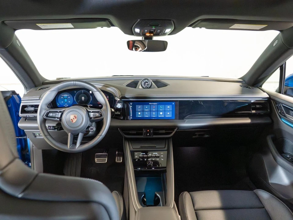 2026 Porsche Macan Electric - Image 23 of 31