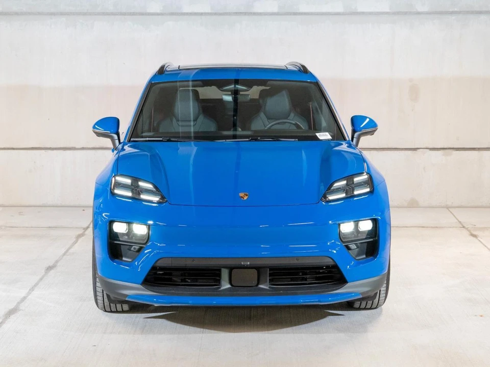 2026 Porsche Macan Electric - Image 10 of 31