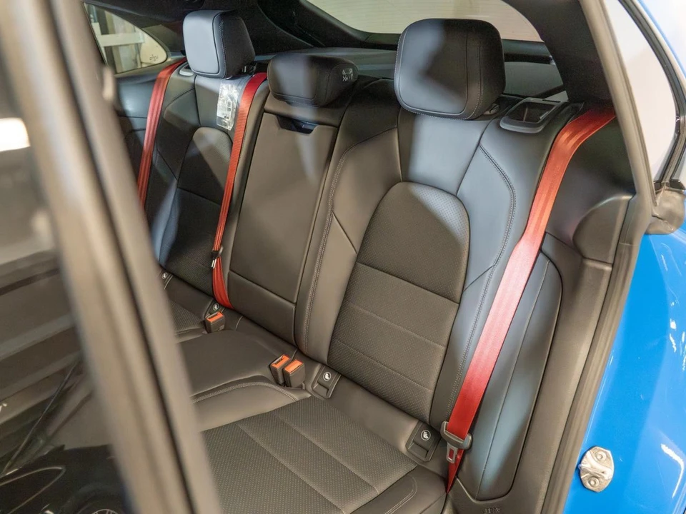 2026 Porsche Macan Electric - Image 30 of 31