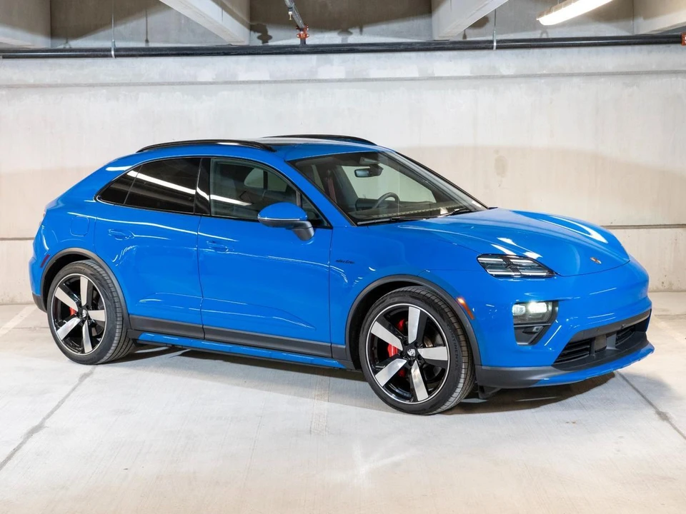 2026 Porsche Macan Electric - Image 9 of 31