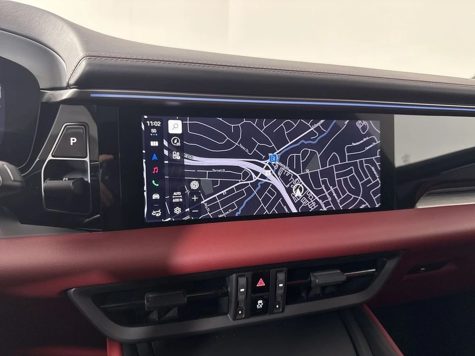 2026 Porsche Macan Electric - Image 28 of 31