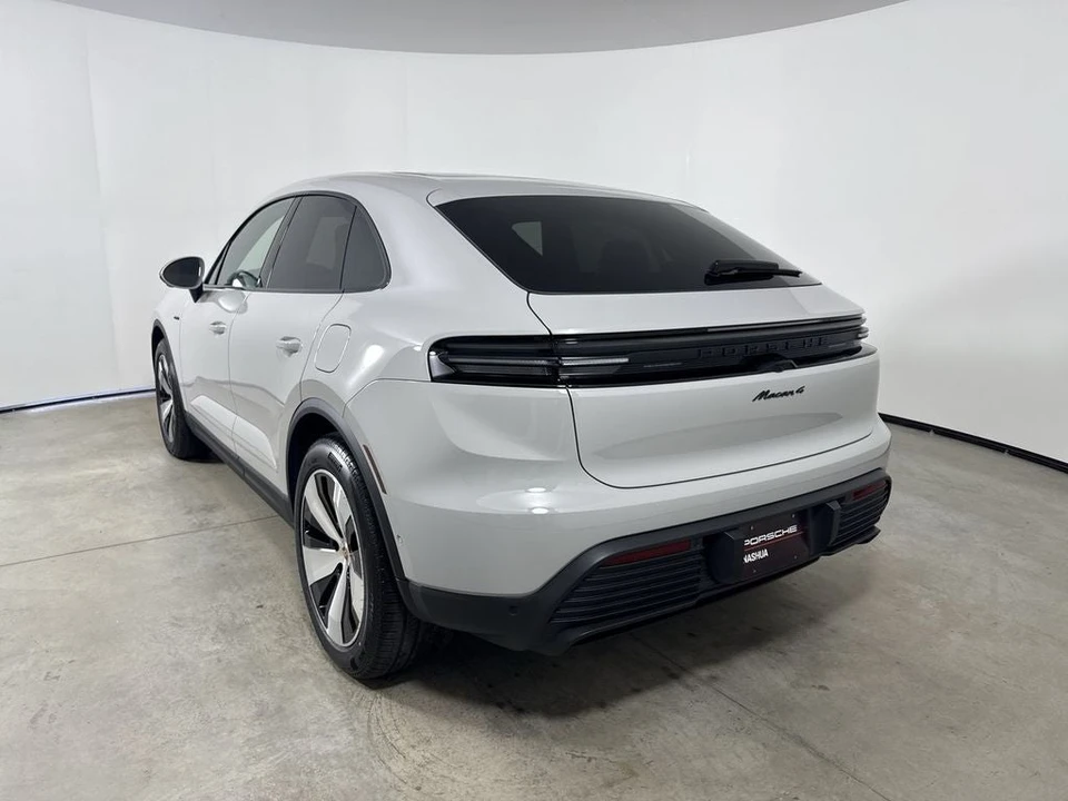 2026 Porsche Macan Electric - Image 3 of 31