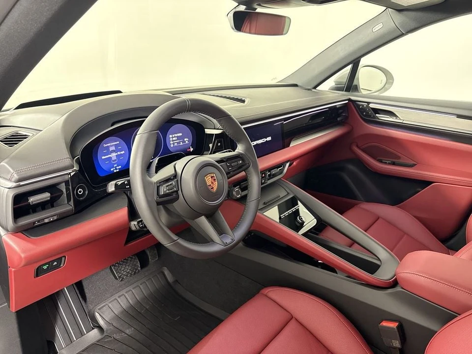 2026 Porsche Macan Electric - Image 4 of 31