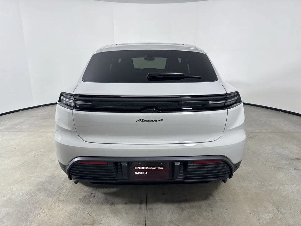 2026 Porsche Macan Electric - Image 6 of 31