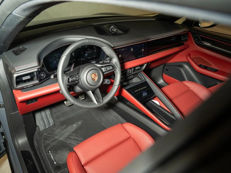 2026 Porsche Macan Electric - Image 4 of 31