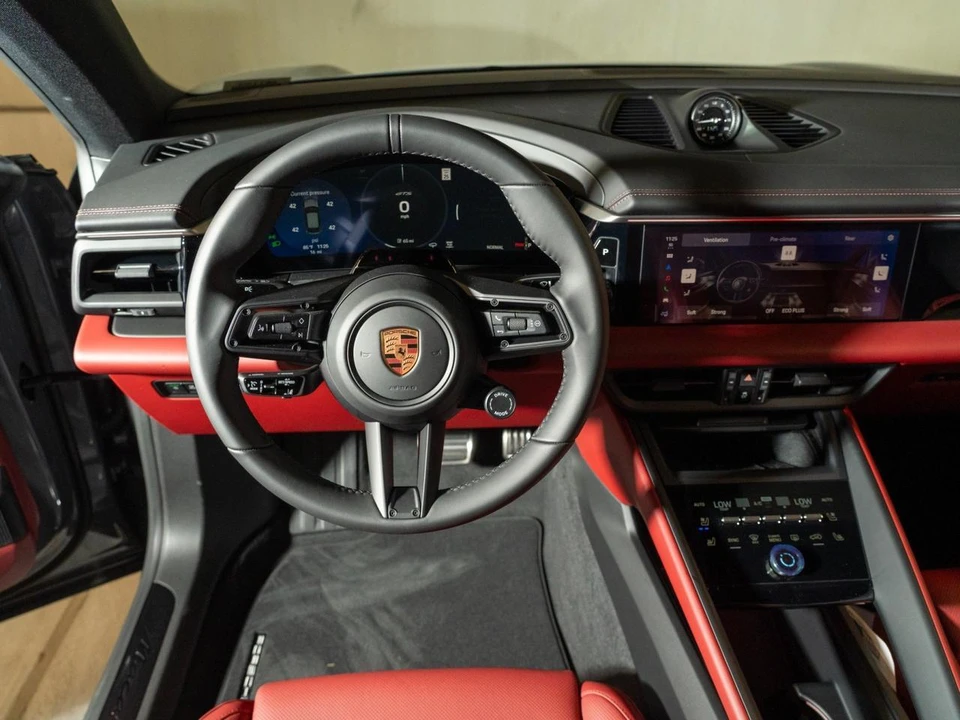 2026 Porsche Macan Electric - Image 30 of 31