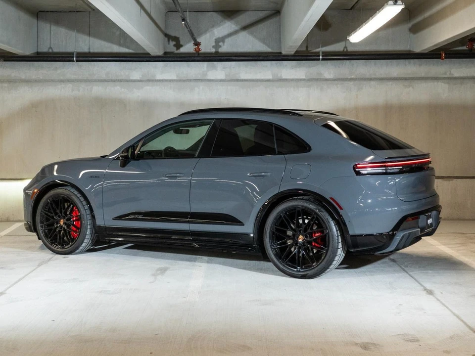 2026 Porsche Macan Electric - Image 3 of 31