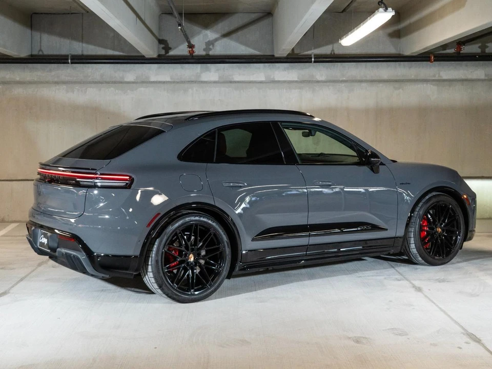 2026 Porsche Macan Electric - Image 7 of 31