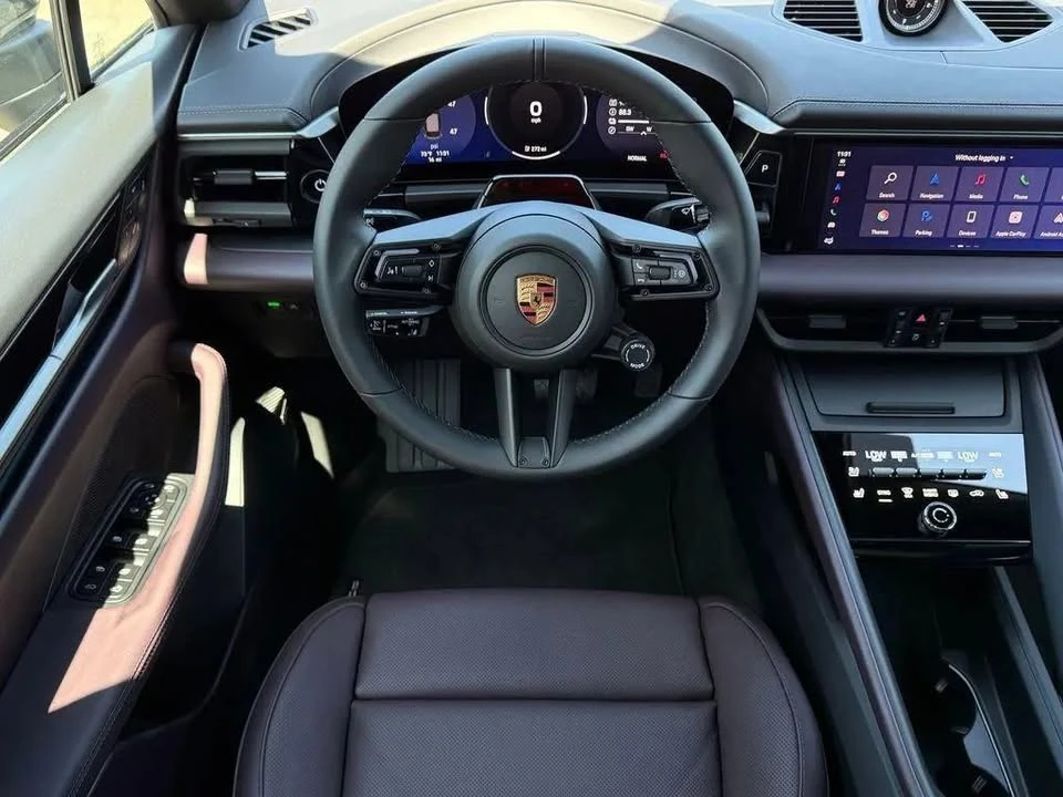 2026 Porsche Macan Electric - Image 14 of 19